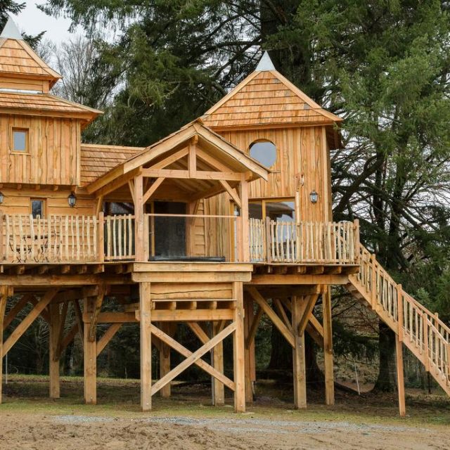 Week-end insolite en famille, cabane dans les arbres, cabane sur l’eau, comment choisir ?