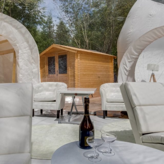 Week-end insolite en amoureux, quel type d’hébergement est le mieux adapté ?